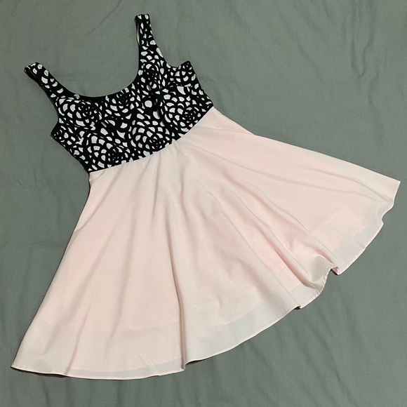 Lovelygirl Light Pink and Black Dress, Small - Picture 2 of 6